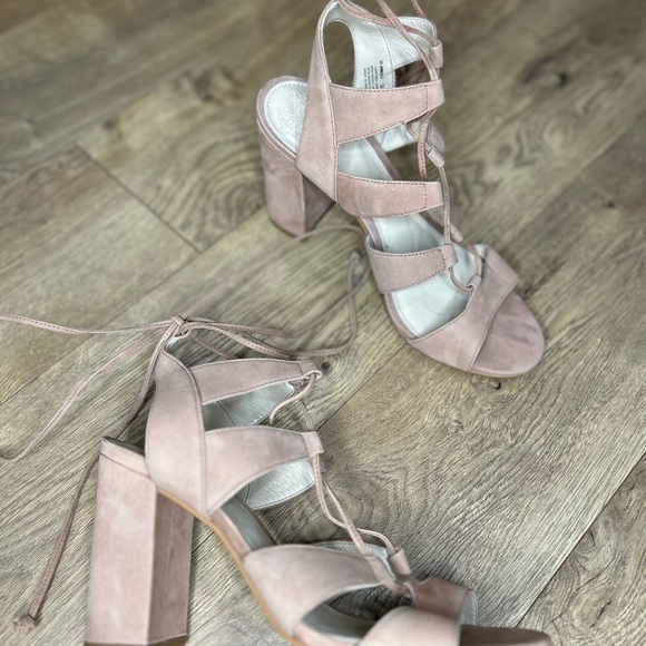 Vince Camuto WINOLA heel in leather - Size 9 - Picture 2 of 8